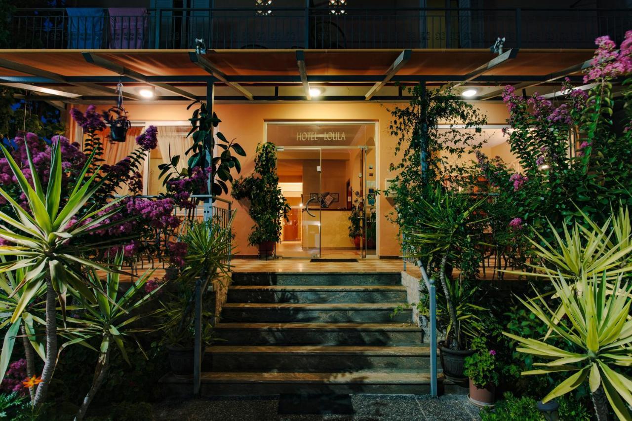 Hotel Loula Rooms And Apartments كامينا فورلا المظهر الخارجي الصورة