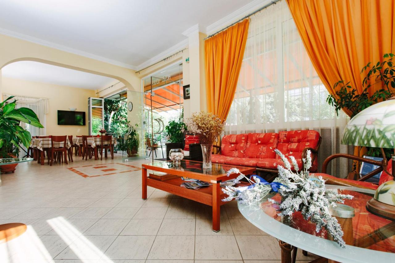 Hotel Loula Rooms And Apartments كامينا فورلا المظهر الخارجي الصورة