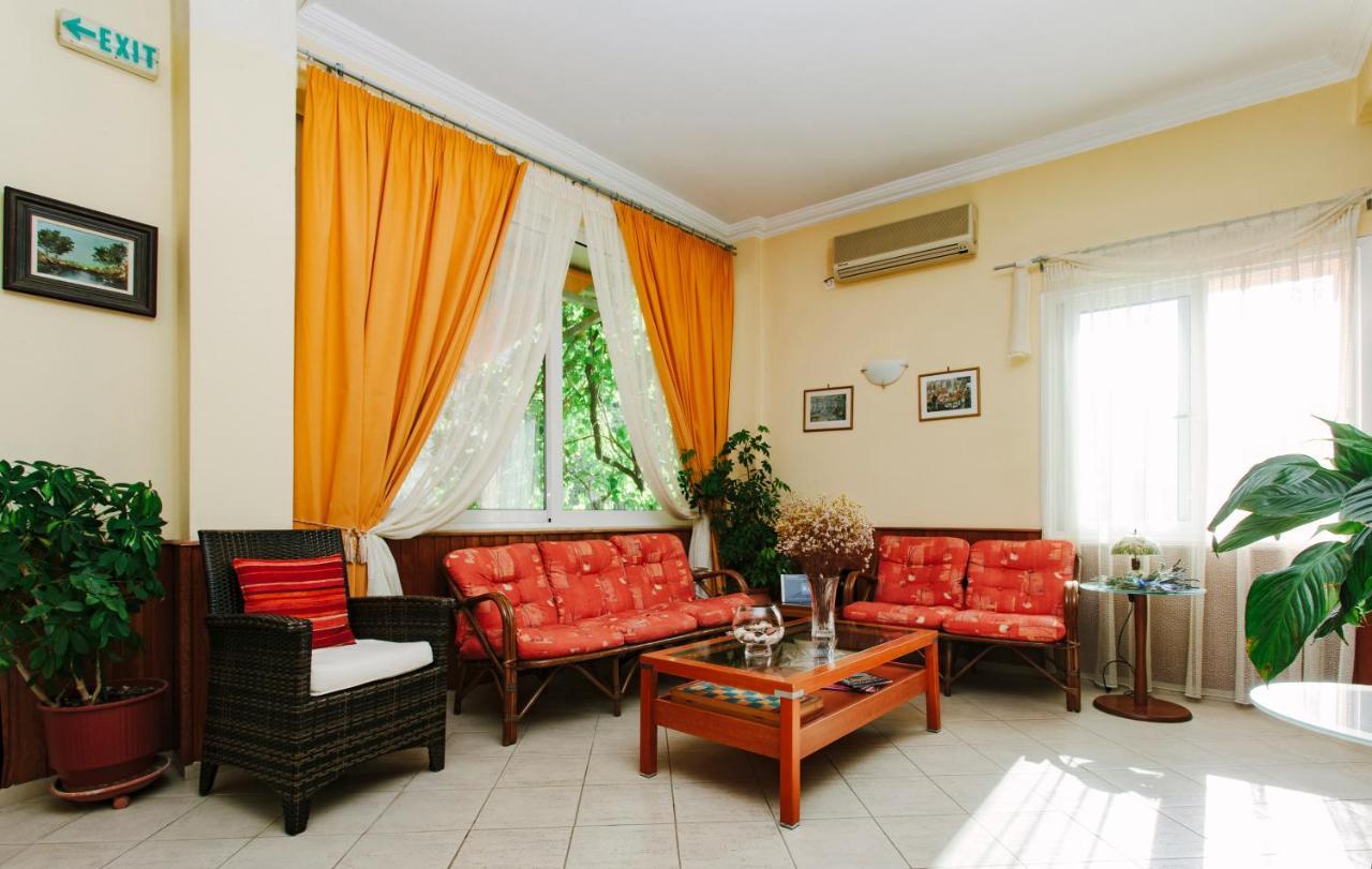 Hotel Loula Rooms And Apartments كامينا فورلا المظهر الخارجي الصورة