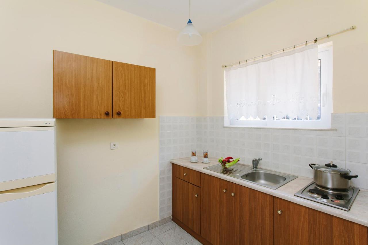Hotel Loula Rooms And Apartments كامينا فورلا المظهر الخارجي الصورة
